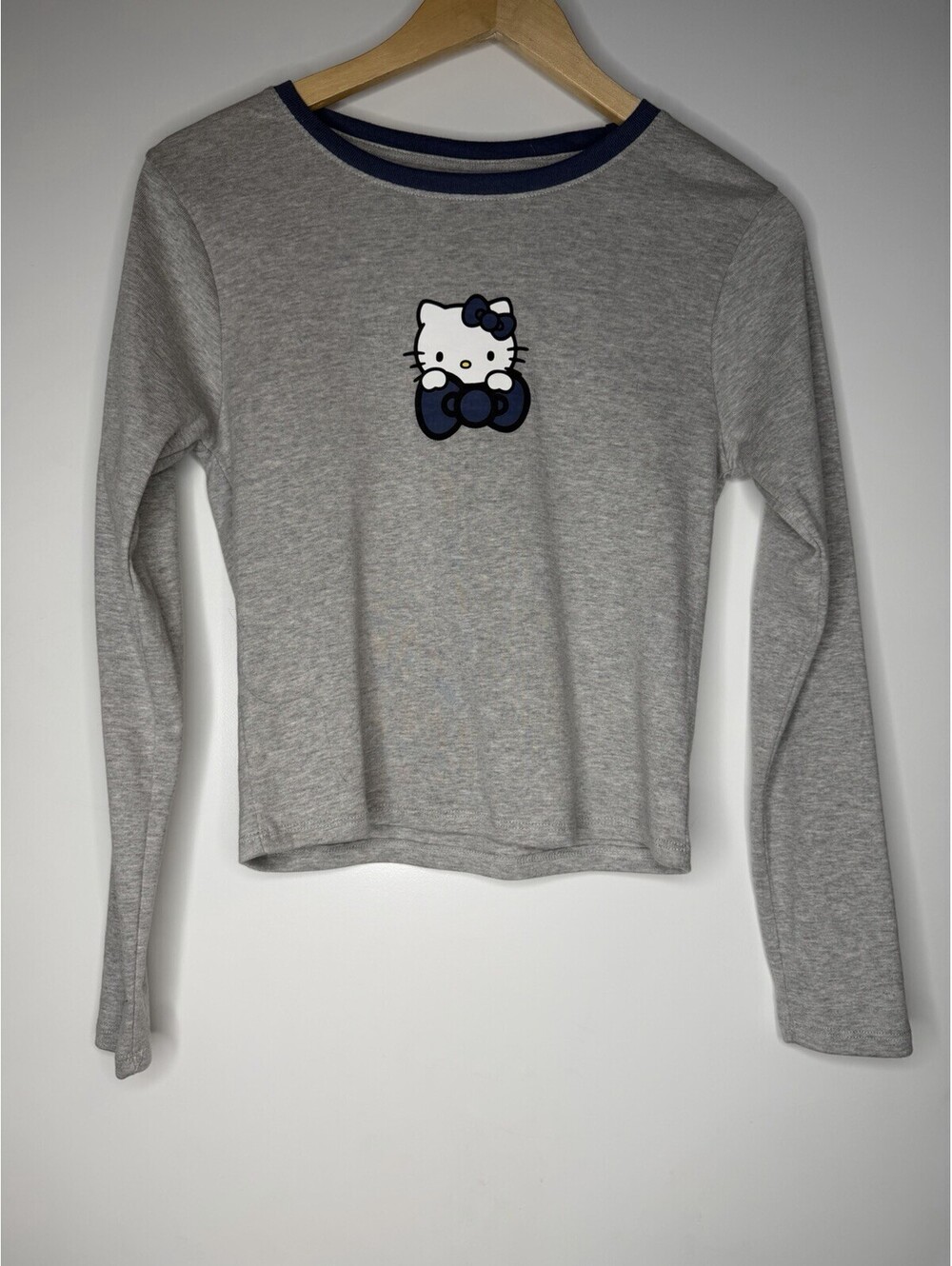 forever 21 hello Kitty Grey Bow Logo long sleeve T-shirt top sz medium M NEW